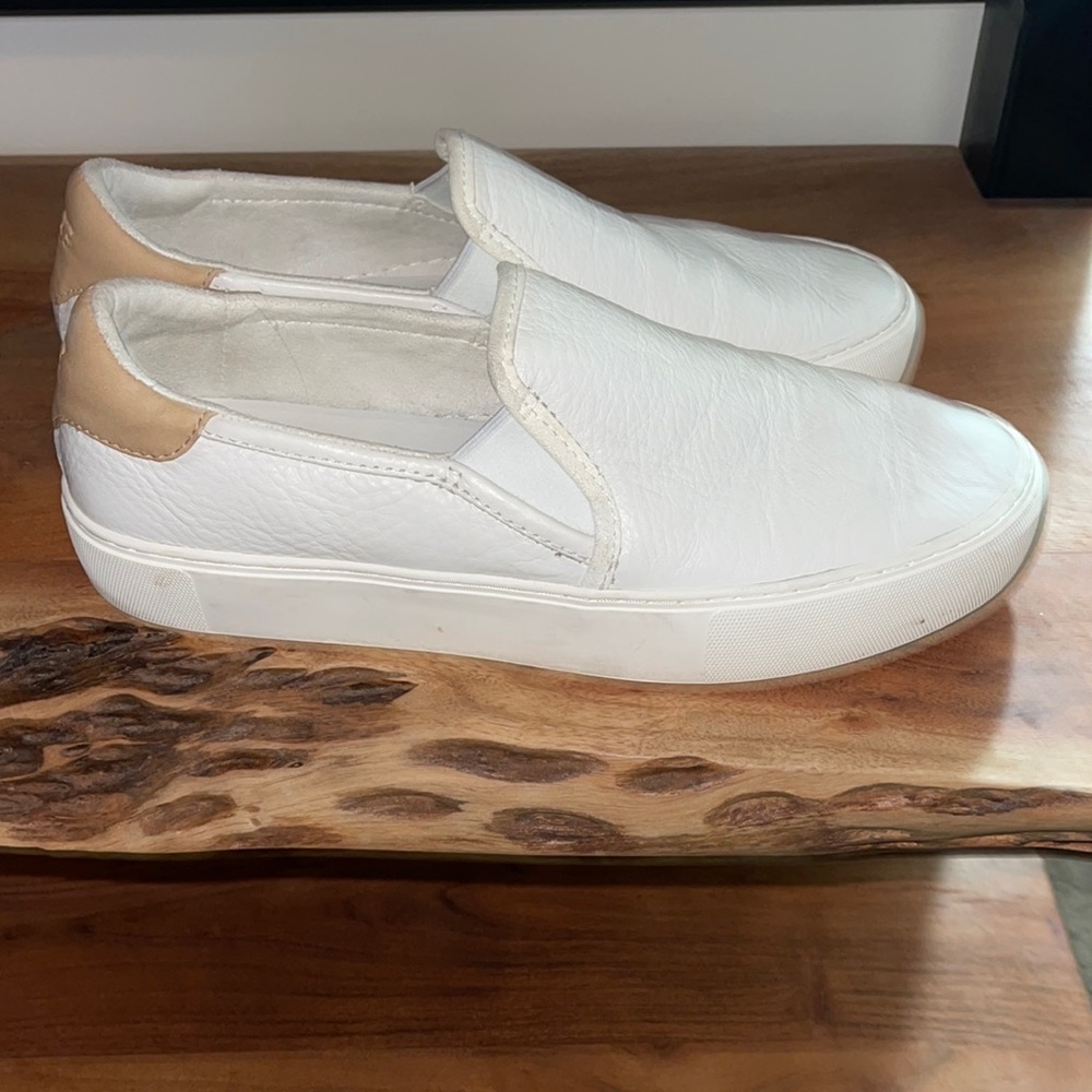 UGG Sneakers